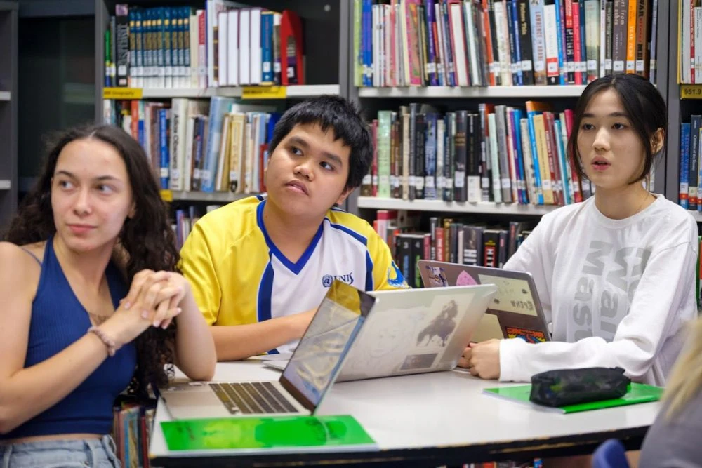 Hiện Diện Trọn Vẹn