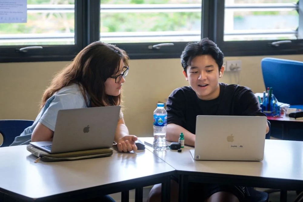 Công Nhận Góc Nhìn Và Cảm Xúc Của Con